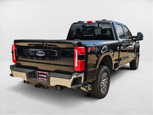 2025 Ford F-250 Lariat photo 2