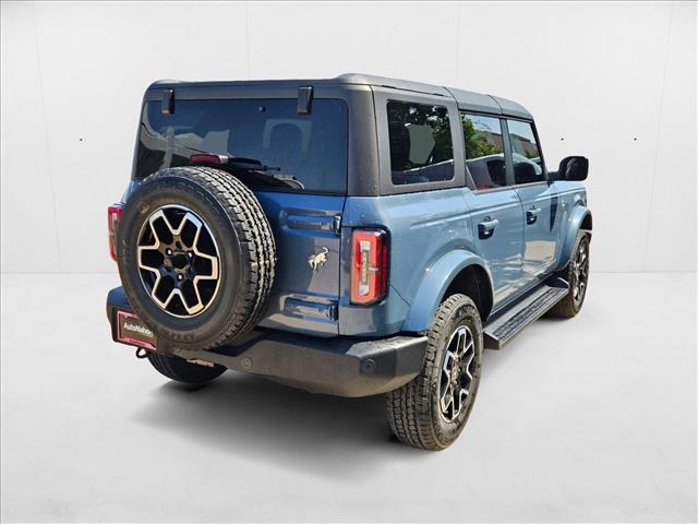 2025 Ford Bronco Outer Banks photo 2