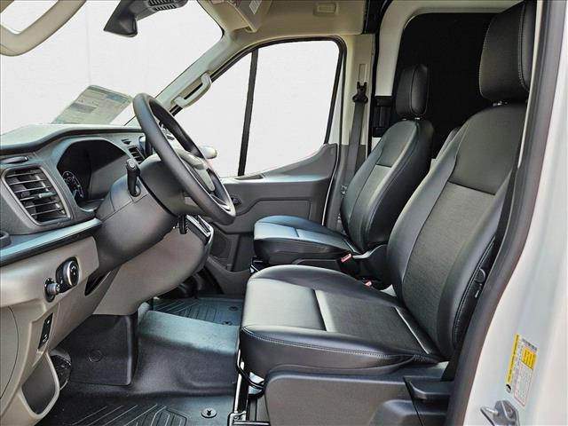 2025 Ford Transit photo 4