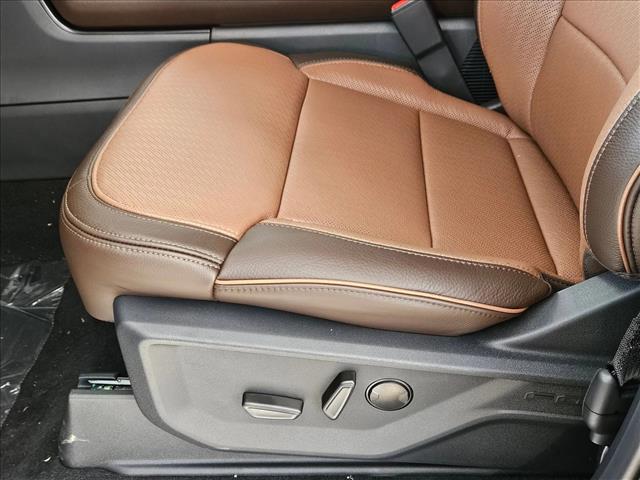 2025 Ford Expedition King Ranch photo 3