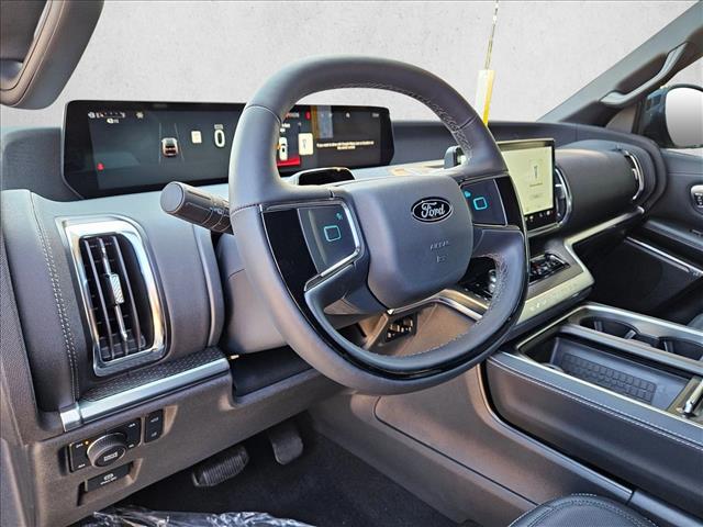 2025 Ford Expedition Platinum photo 3