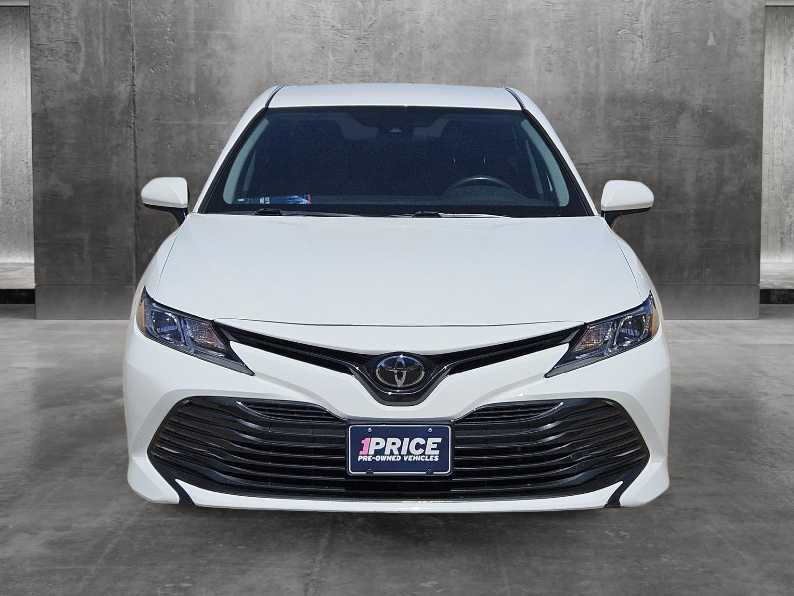 Used 2020 Toyota Camry LE with VIN 4T1C11AKXLU335632 for sale in Arlington, TX