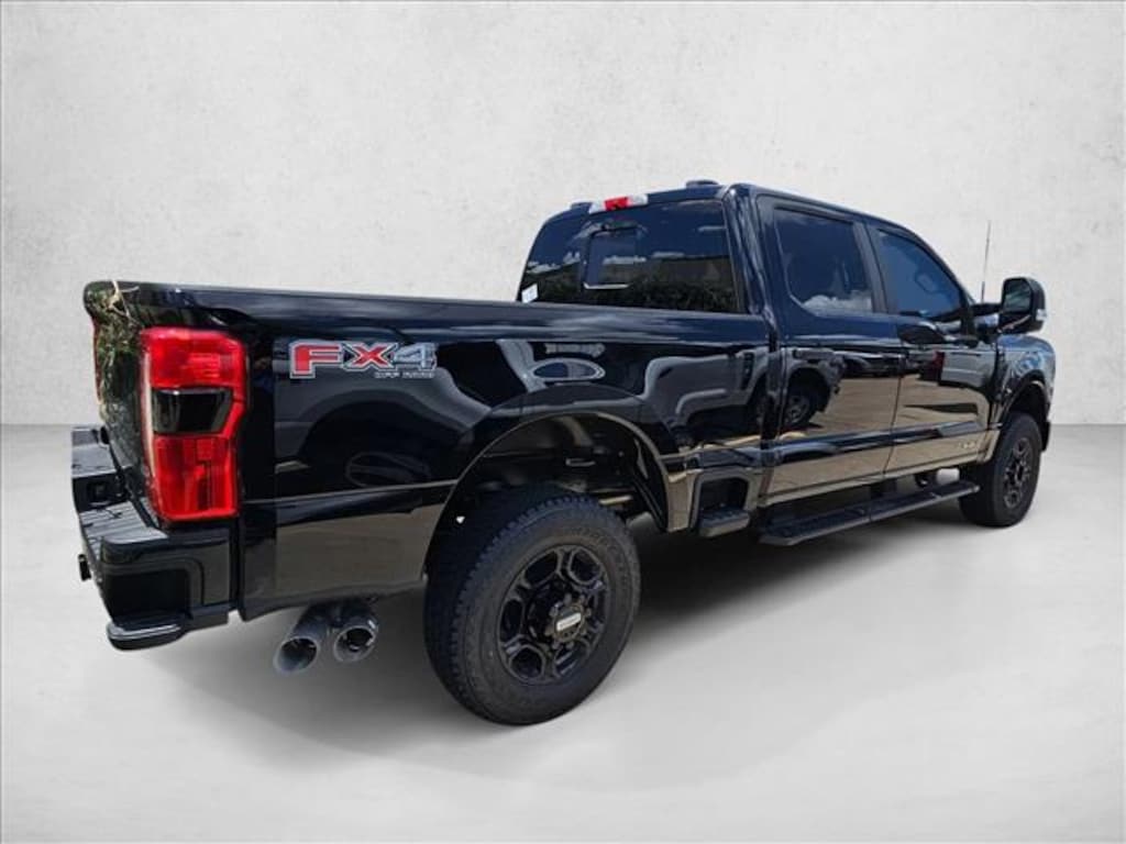 New 2025 Ford F-250 XL Truck Crew Cab