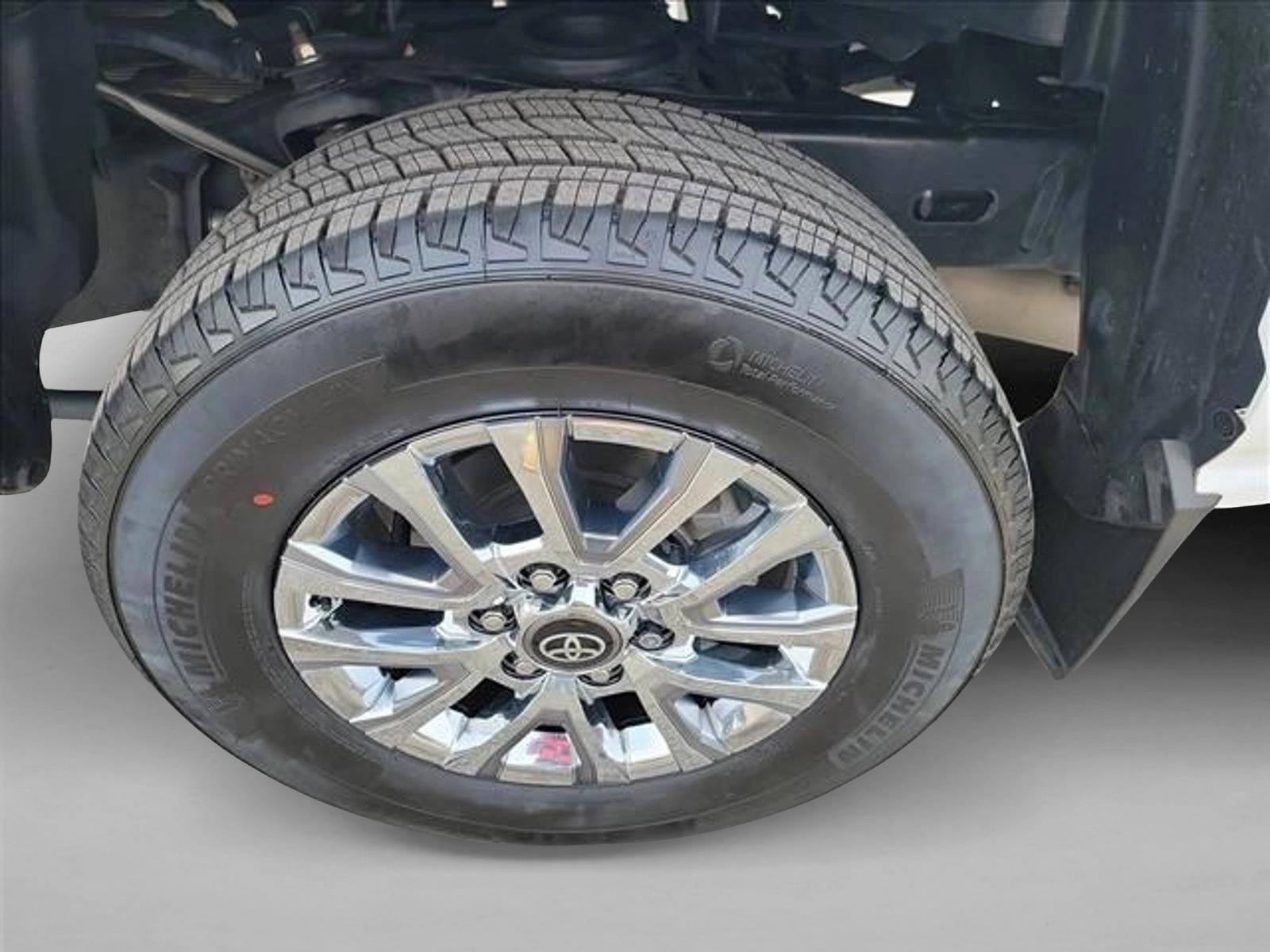 2024 Toyota Tacoma SR5 - Photo 12