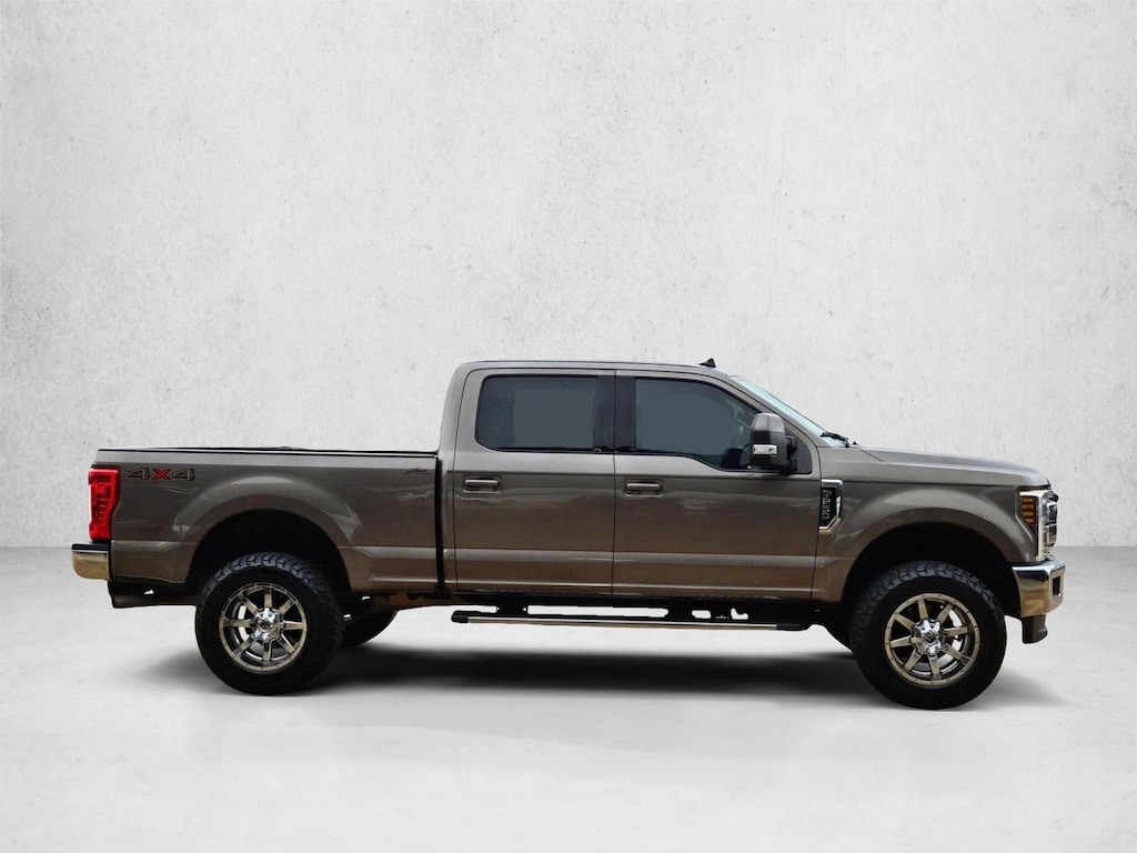 Used 2019 Ford F-250 LARIAT Truck Crew Cab