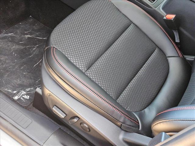 2025 Ford Escape ST-Line photo 3