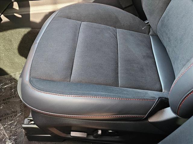 2025 Ford Explorer ST photo 2