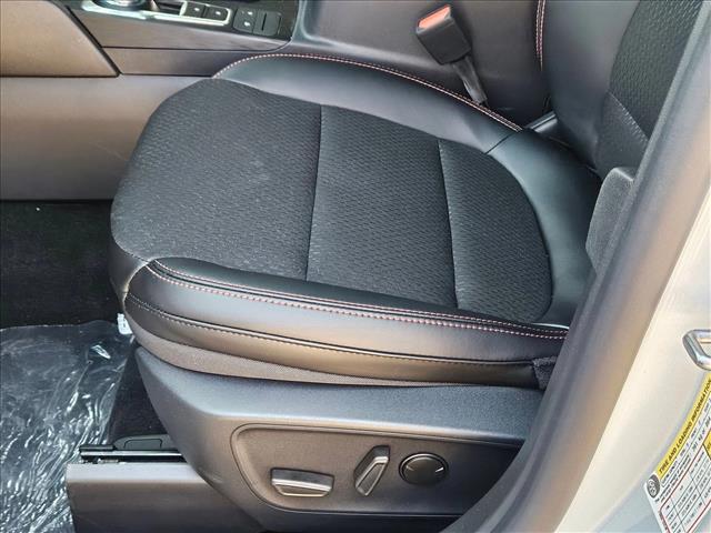 2025 Ford Escape ST-Line photo 3