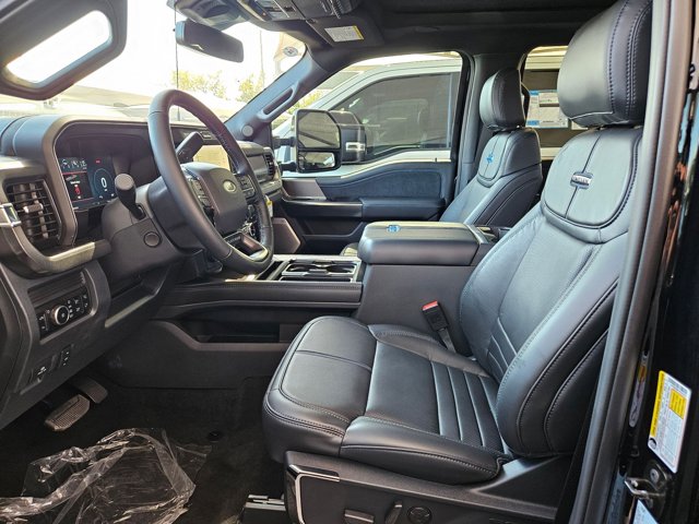 2026 Ford F-350 Platinum photo 4