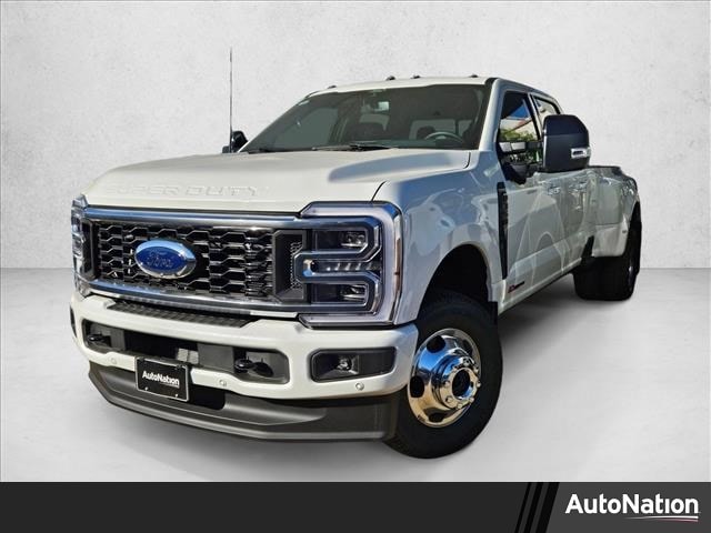 2026 Ford F-350 Super Duty Platinum's photo
