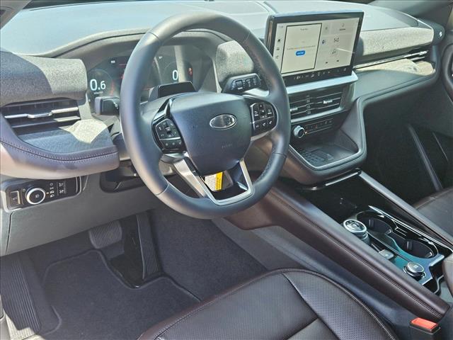 2025 Ford Explorer Platinum photo 3