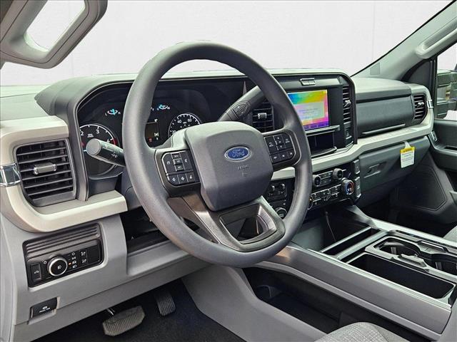 2025 Ford F-250 XLT photo 3