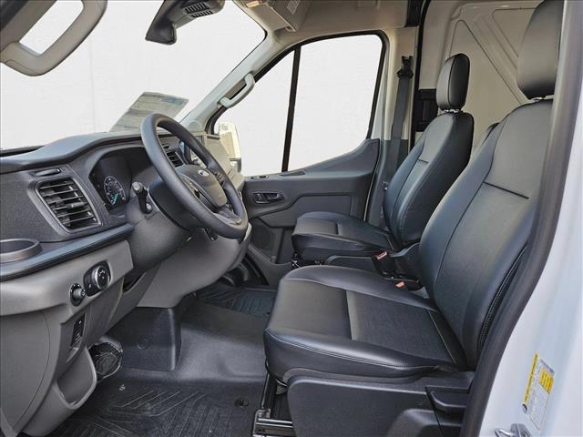 2025 Ford Transit photo 3
