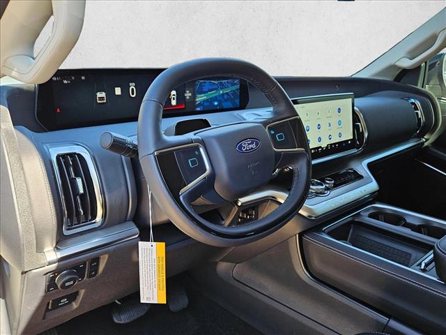 2025 Ford Expedition Platinum photo 3