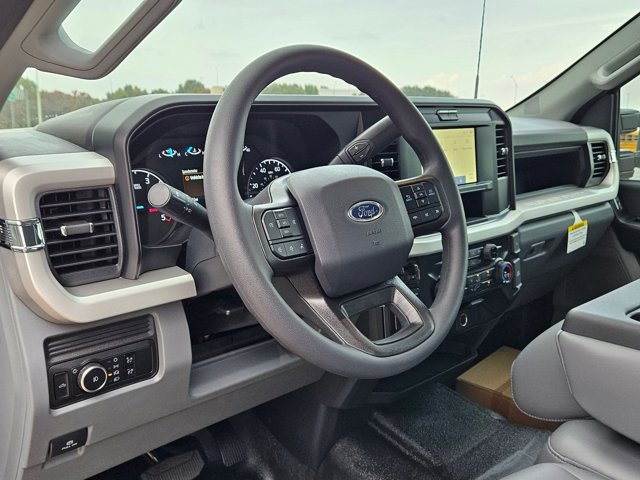 2025 Ford F-350 XL photo 3