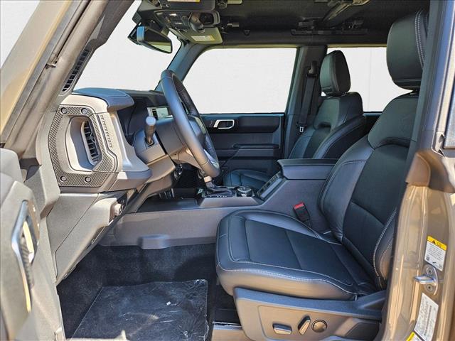 2025 Ford Bronco Outer Banks photo 4