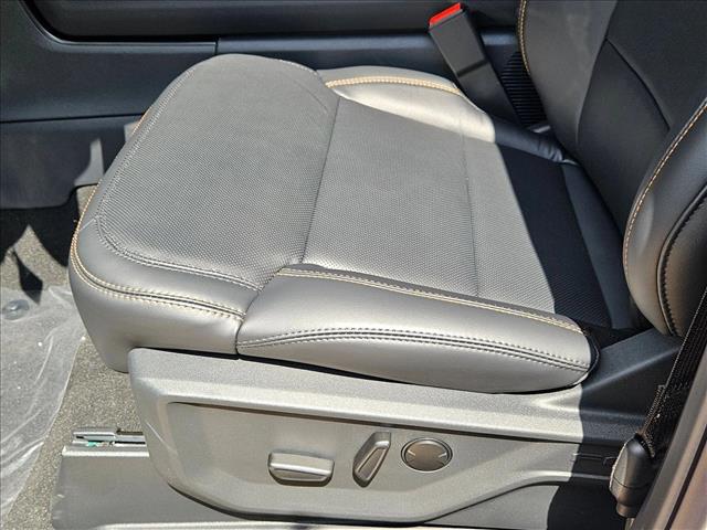 2025 Ford Expedition photo 4