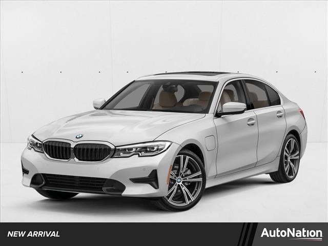 2022 BMW 3 Series 330e Sedan's photo