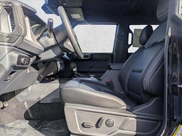 2025 Ford Bronco Outer Banks photo 4