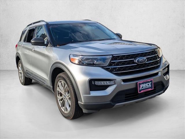 2023 Ford Explorer XLT photo 3