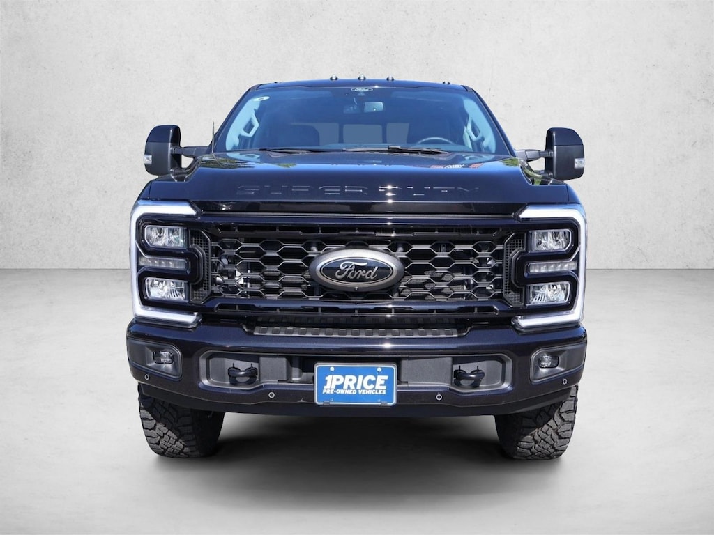 Used 2025 Ford F-250 LARIAT Truck Crew Cab
