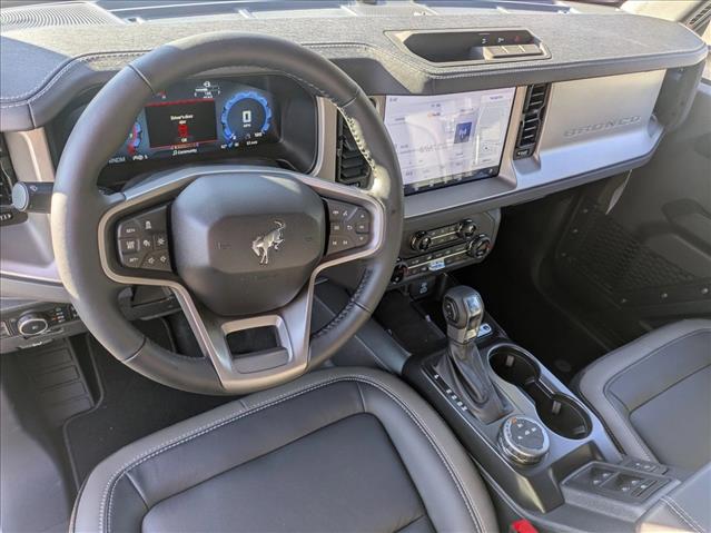 2025 Ford Bronco Outer Banks photo 3