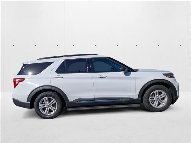 2021 Ford Explorer XLT photo 3