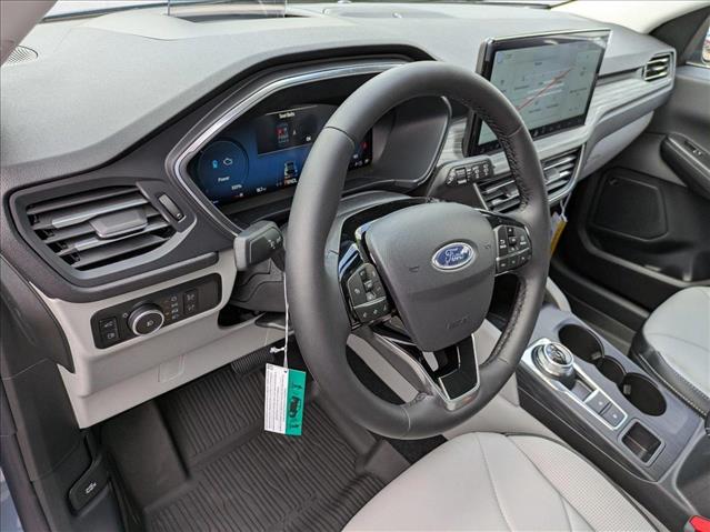 2025 Ford Escape photo 2