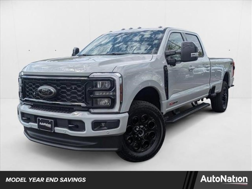 New 2025 Ford F-350 LARIAT Truck Crew Cab