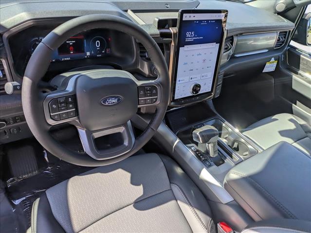2025 Ford F-150 Lightning Lariat photo 3