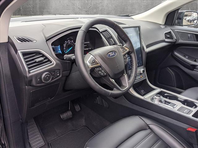 2022 Ford Edge SEL photo 2