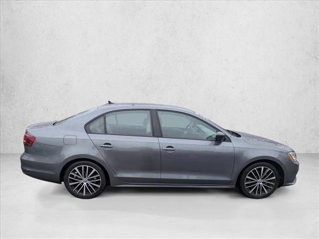 2016 Volkswagen Jetta 1.8T Sport photo 2