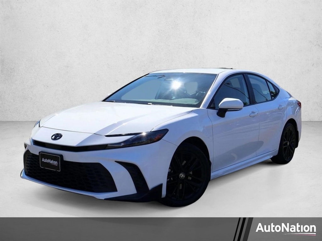 Used 2025 Toyota Camry SE Sedan