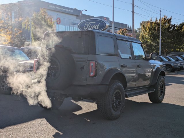 2025 Ford Bronco Outer Banks photo 2