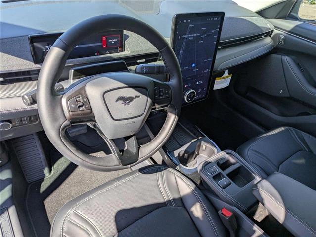2025 Ford Mustang Mach-E Premium photo 3