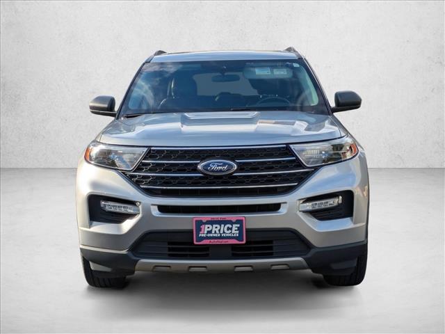 2023 Ford Explorer XLT photo 2