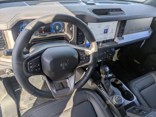 2025 Ford Bronco Outer Banks photo 3