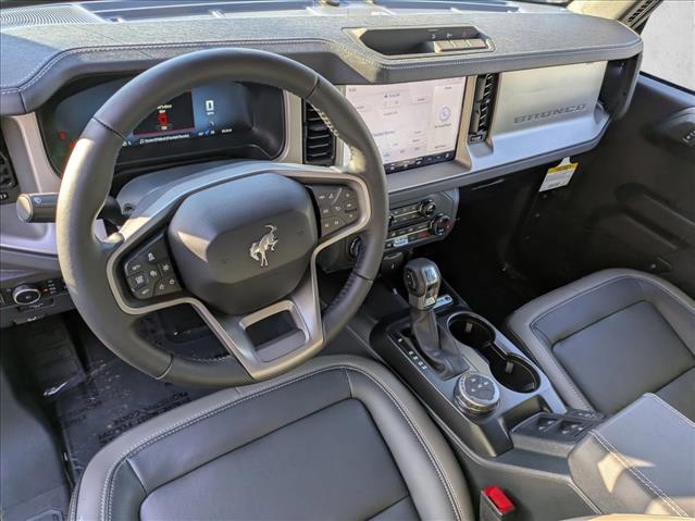 2025 Ford Bronco Outer Banks photo 3