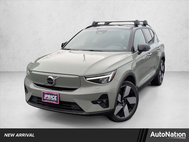 2023 Volvo XC40 Plus's photo