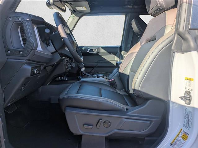 2025 Ford Bronco Outer Banks photo 4