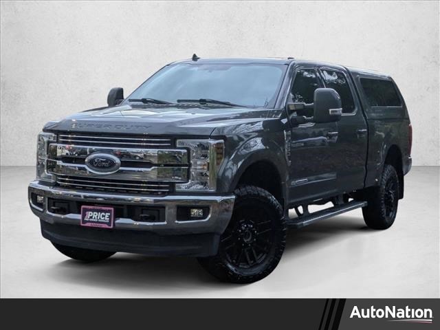 2019 Ford F-350 Super Duty Lariat's photo