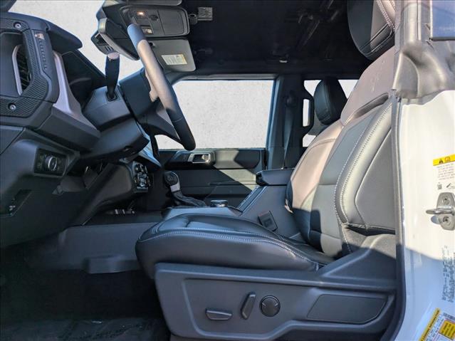 2025 Ford Bronco Outer Banks photo 4