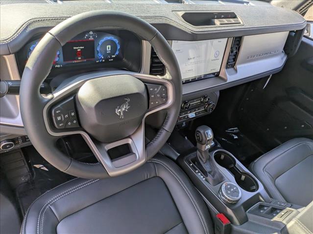 2025 Ford Bronco Outer Banks photo 3