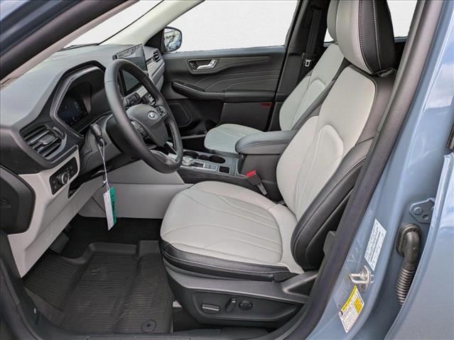 2025 Ford Escape photo 3