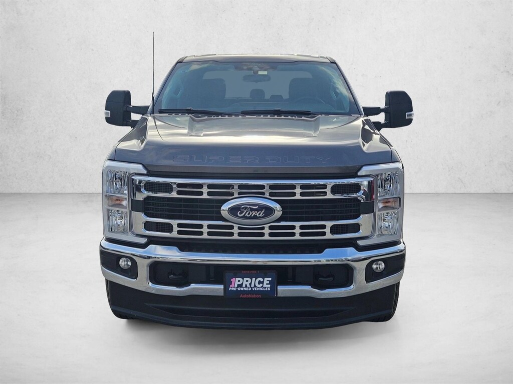Used 2025 Ford F-250 XLT Truck Crew Cab