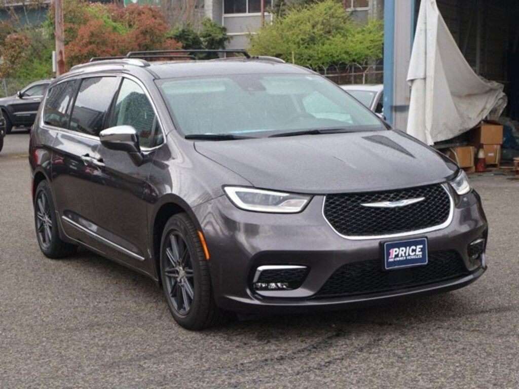 Used 2021 Chrysler Pacifica Hybrid Hybrid Limited Van Passenger Van