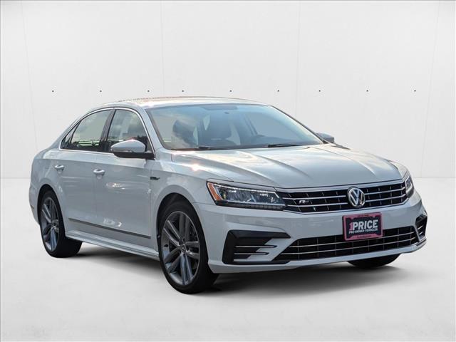 2017 Volkswagen Passat R-Line photo 2
