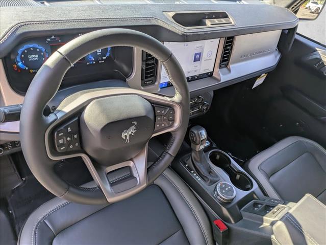 2025 Ford Bronco Outer Banks photo 3