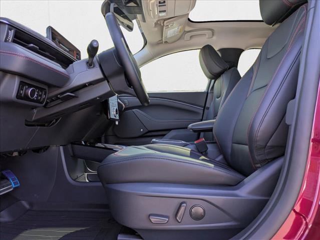 2025 Ford Mustang Mach-E Premium photo 4