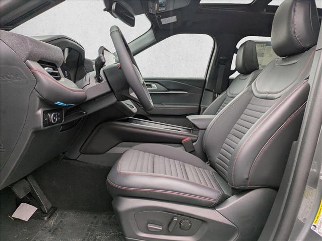 2025 Ford Explorer ST-Line photo 3